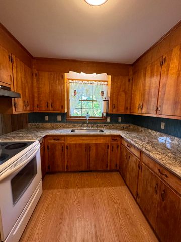 4220 Oakridge Drive, North Charleston, SC 29418