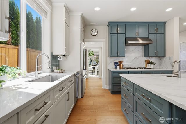 11906 161st Ave NE, Redmond, WA 98052