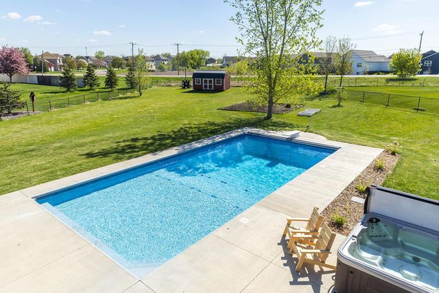19560 Sunrise Court, Rogers, MN 55374