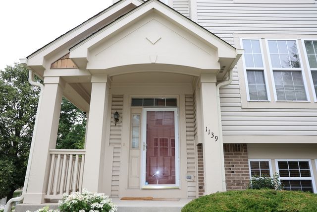 1139 GEORGETOWN Way, Vernon Hills, IL 60061