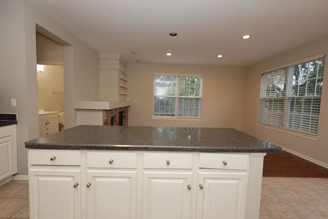 1139 GEORGETOWN Way, Vernon Hills, IL 60061