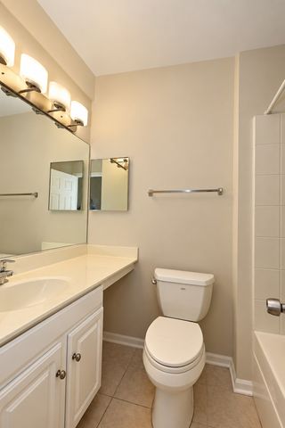 1139 GEORGETOWN Way, Vernon Hills, IL 60061