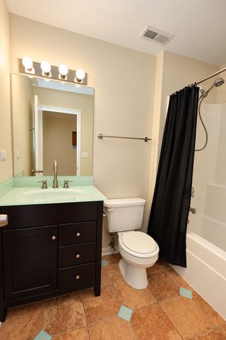 1139 GEORGETOWN Way, Vernon Hills, IL 60061