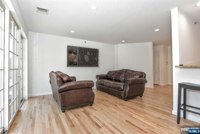 203 Central Park Place, Ramsey, NJ 07446