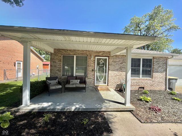 1251 Pin Oak Circle, Seymour, IN 47274