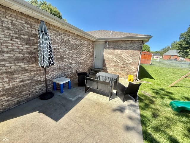 1251 Pin Oak Circle, Seymour, IN 47274
