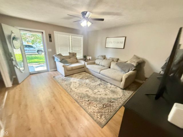 1251 Pin Oak Circle, Seymour, IN 47274