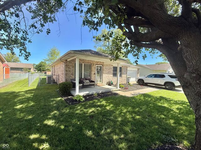 1251 Pin Oak Circle, Seymour, IN 47274