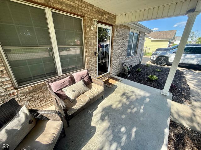 1251 Pin Oak Circle, Seymour, IN 47274