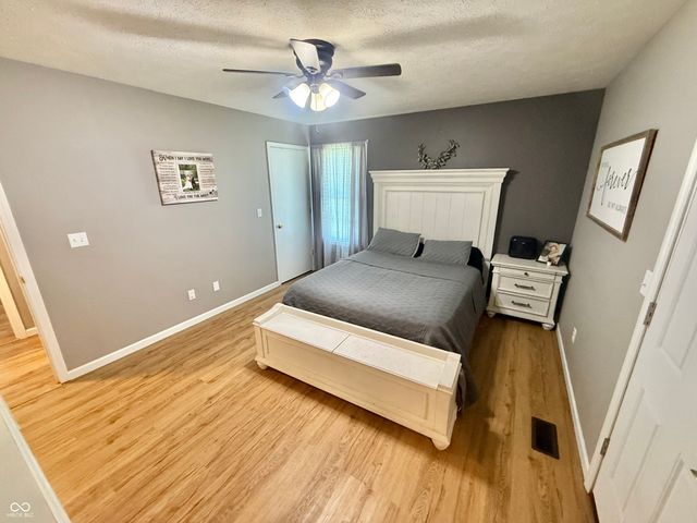 1251 Pin Oak Circle, Seymour, IN 47274