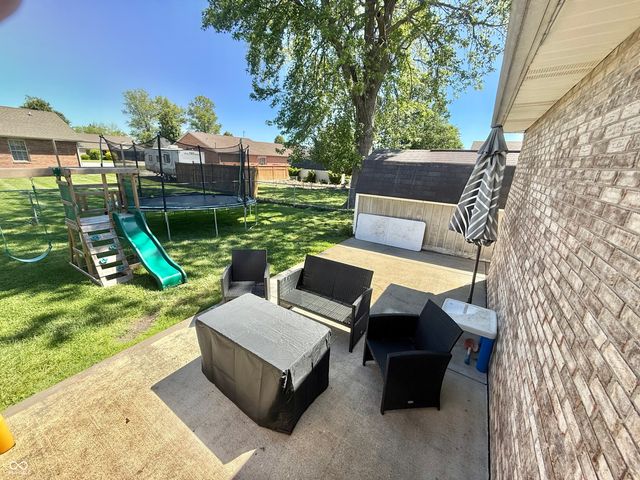 1251 Pin Oak Circle, Seymour, IN 47274