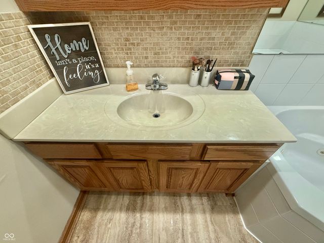 1251 Pin Oak Circle, Seymour, IN 47274
