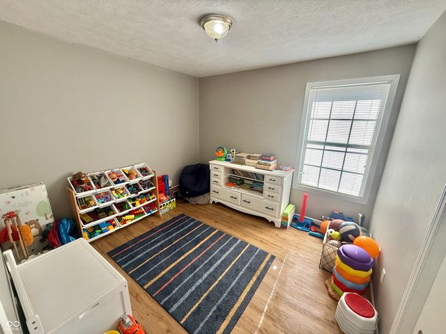 1251 Pin Oak Circle, Seymour, IN 47274