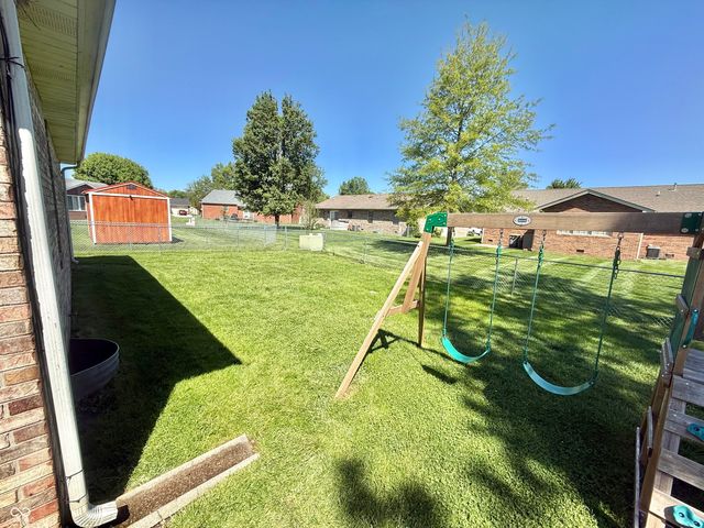 1251 Pin Oak Circle, Seymour, IN 47274