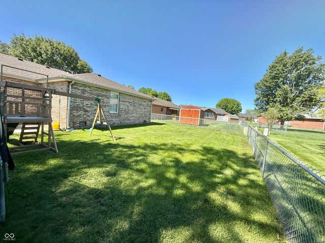 1251 Pin Oak Circle, Seymour, IN 47274