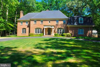 9563 EDMONSTON DR, Great Falls, VA 22066