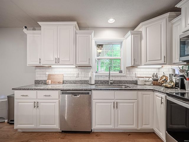 1625 Hills Drive, Evansville, IN 47720