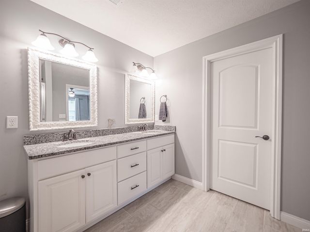 1625 Hills Drive, Evansville, IN 47720