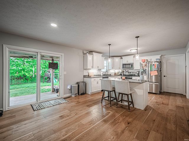 1625 Hills Drive, Evansville, IN 47720