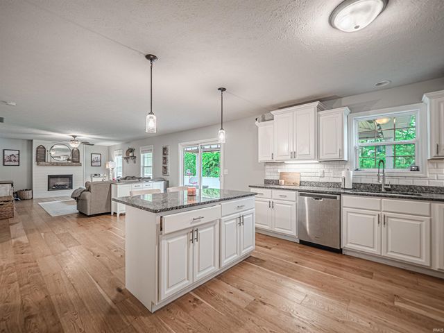 1625 Hills Drive, Evansville, IN 47720