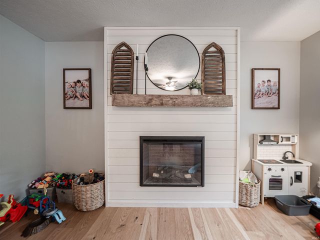 1625 Hills Drive, Evansville, IN 47720