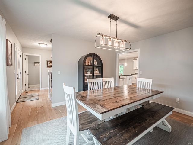 1625 Hills Drive, Evansville, IN 47720