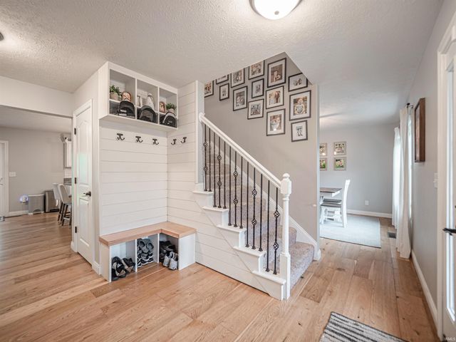 1625 Hills Drive, Evansville, IN 47720