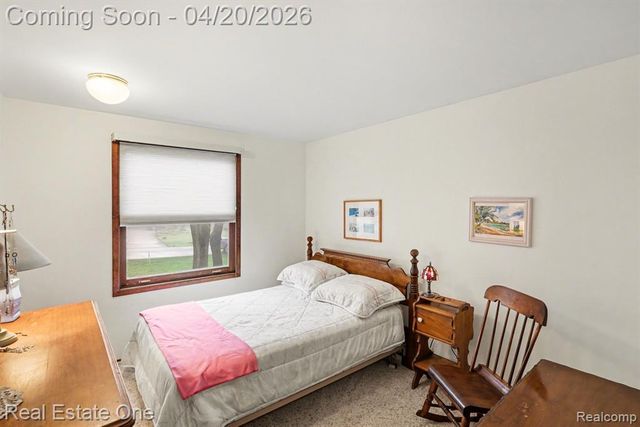 1355 Grebe Road, Highland, MI 48357