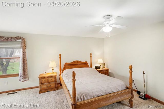 1355 Grebe Road, Highland, MI 48357