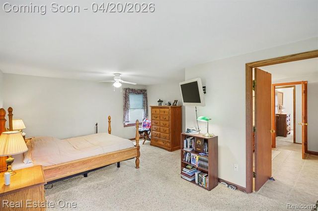1355 Grebe Road, Highland, MI 48357