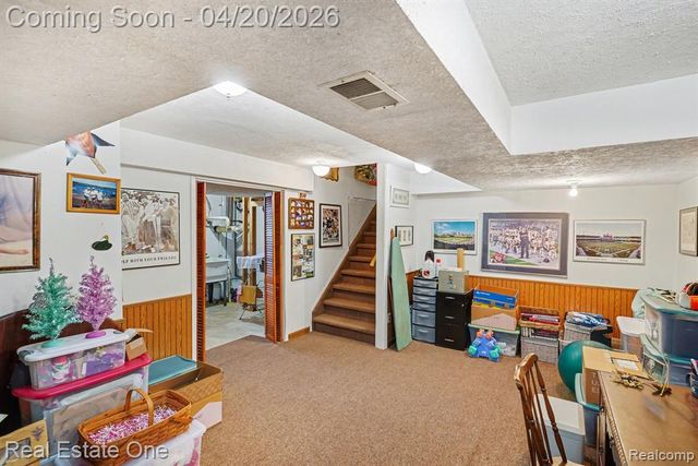 1355 Grebe Road, Highland, MI 48357