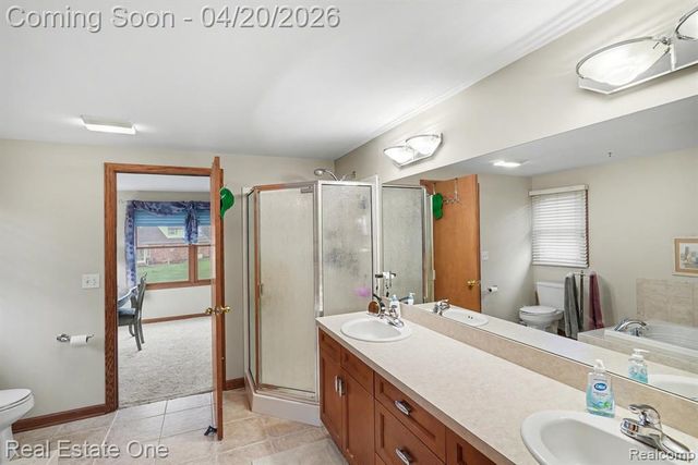 1355 Grebe Road, Highland, MI 48357