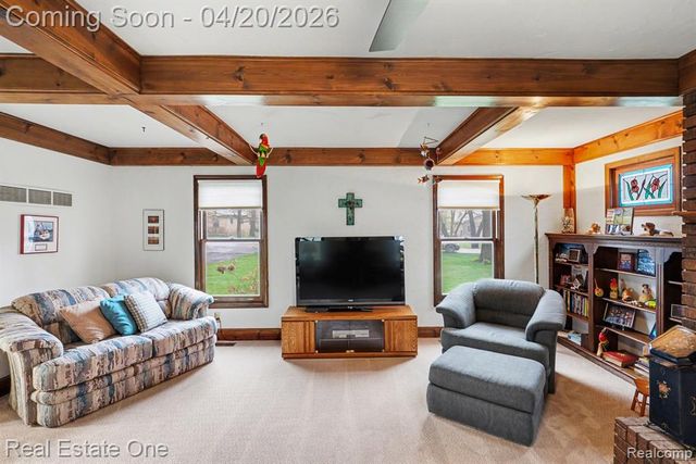 1355 Grebe Road, Highland, MI 48357