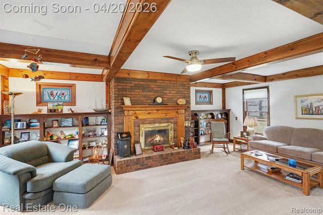 1355 Grebe Road, Highland, MI 48357