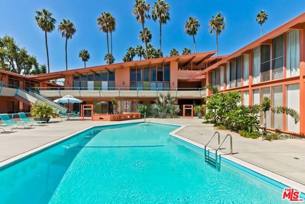 1400 N Hayworth Avenue 11, West Hollywood, CA 90046