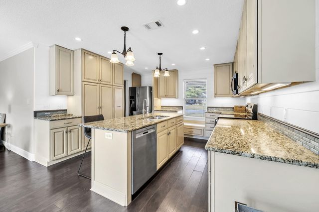 715 Overbrook Drive, Fort Walton Beach, FL 32547