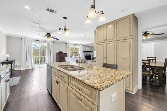 715 Overbrook Drive, Fort Walton Beach, FL 32547