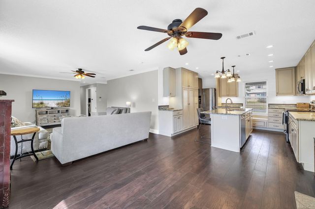 715 Overbrook Drive, Fort Walton Beach, FL 32547