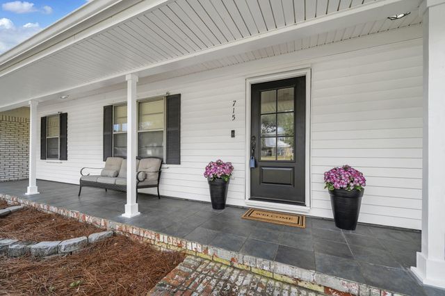 715 Overbrook Drive, Fort Walton Beach, FL 32547