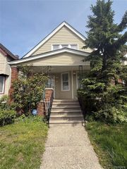 2617 Belmont Street, Hamtramck, MI 48212