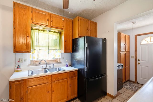 91 Mcnaughton Street, Akron, OH 44305