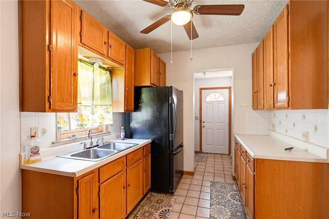 91 Mcnaughton Street, Akron, OH 44305