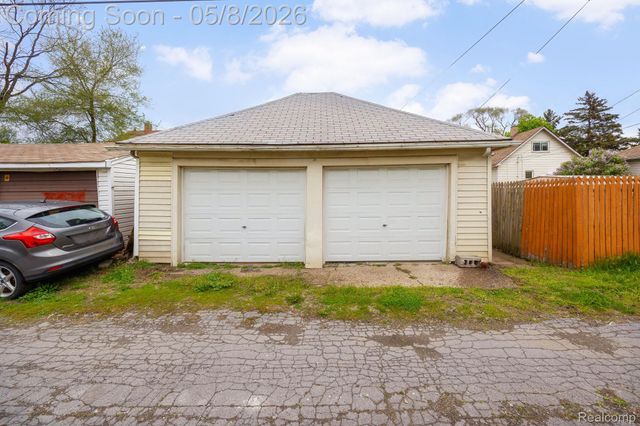 126 E Henry Street, River Rouge, MI 48218