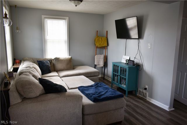 1085 Stratford Street, Barberton, OH 44203