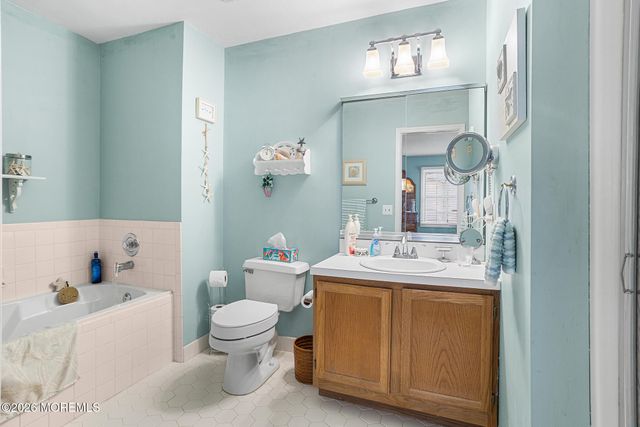 11 Browning Court, Freehold, NJ 07728