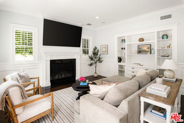 11610 Chiquita Street, Studio City, CA 91604