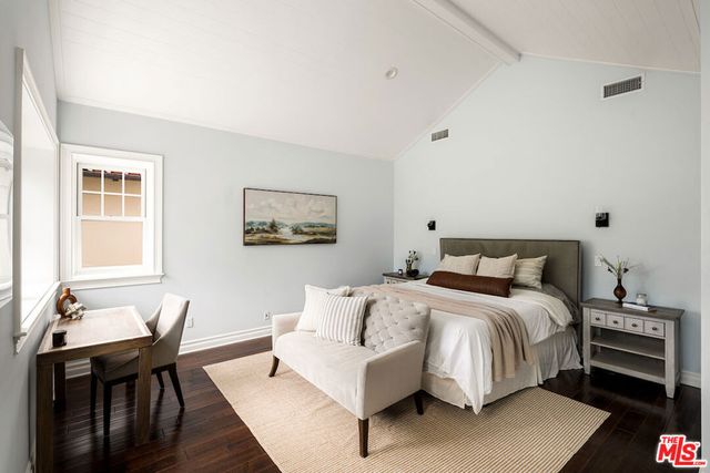 11610 Chiquita Street, Studio City, CA 91604