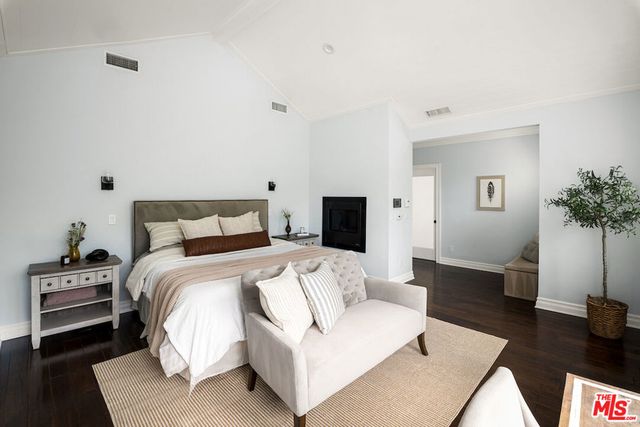 11610 Chiquita Street, Studio City, CA 91604