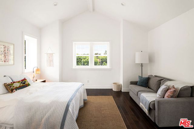 11610 Chiquita Street, Studio City, CA 91604