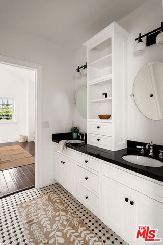 11610 Chiquita Street, Studio City, CA 91604